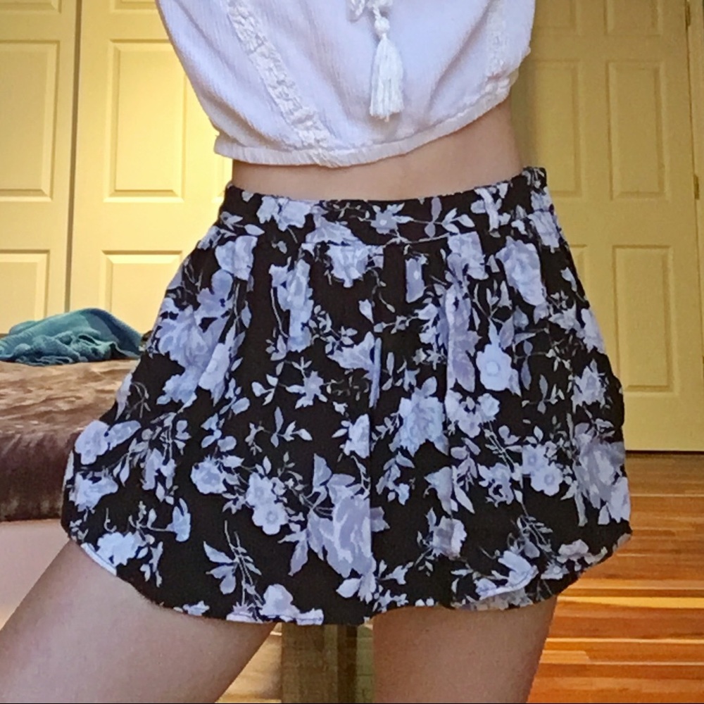 Band of Gypsies Black Floral Skort